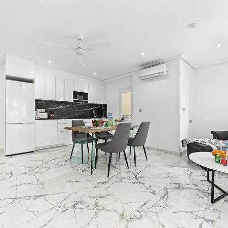 Apolo Beach Front - Sea View Luxury Apartment Torrevieja Eksteriør bilde