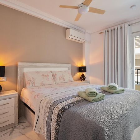 Apolo Beach Front - Sea View Luxury Apartment Torrevieja Eksteriør bilde