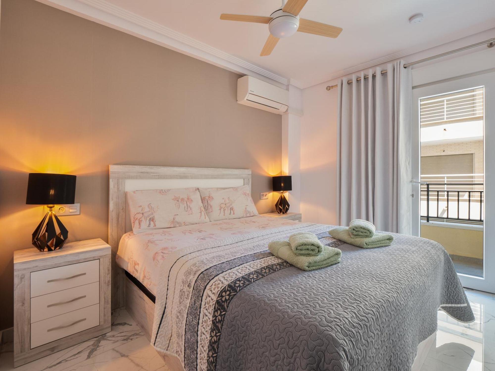 Apolo Beach Front - Sea View Luxury Apartment Torrevieja Eksteriør bilde